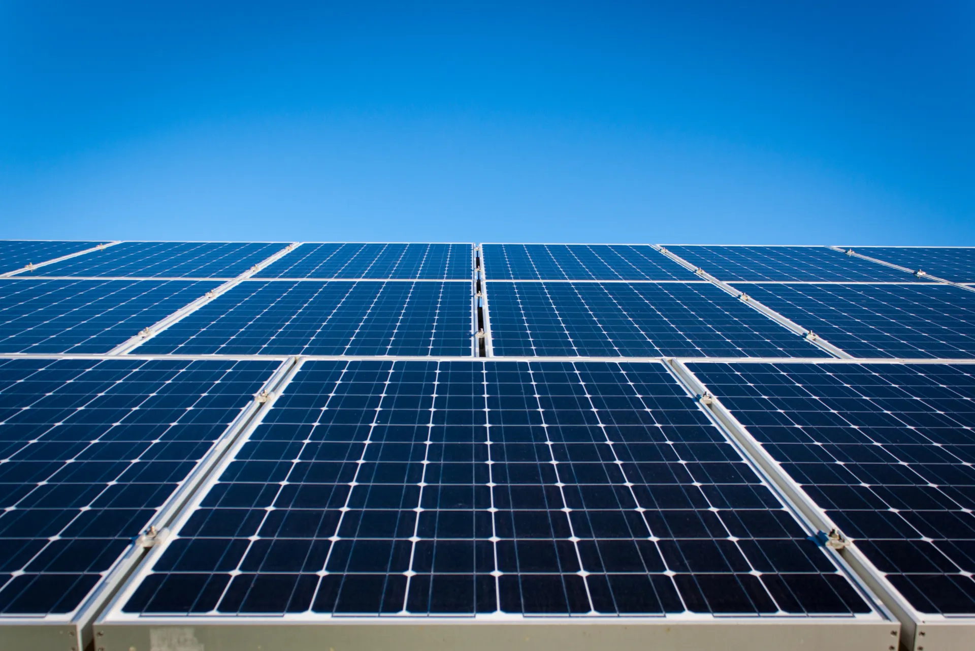 Solarmodule parallel schalten: Praktische Tipps und Anleitungen