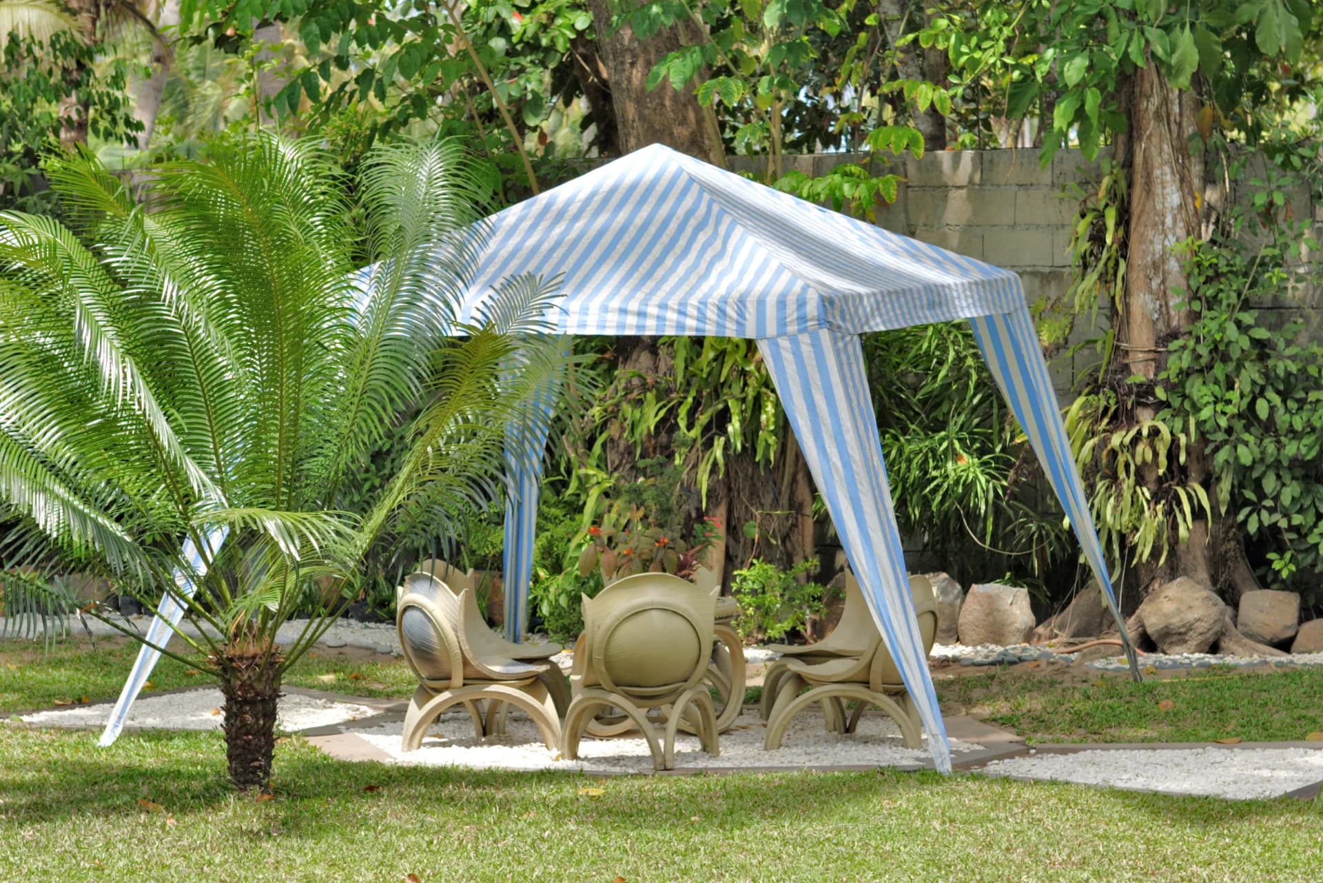 Winterfester Pavillon: Stilvolle Outdoor-Oase für den Garten