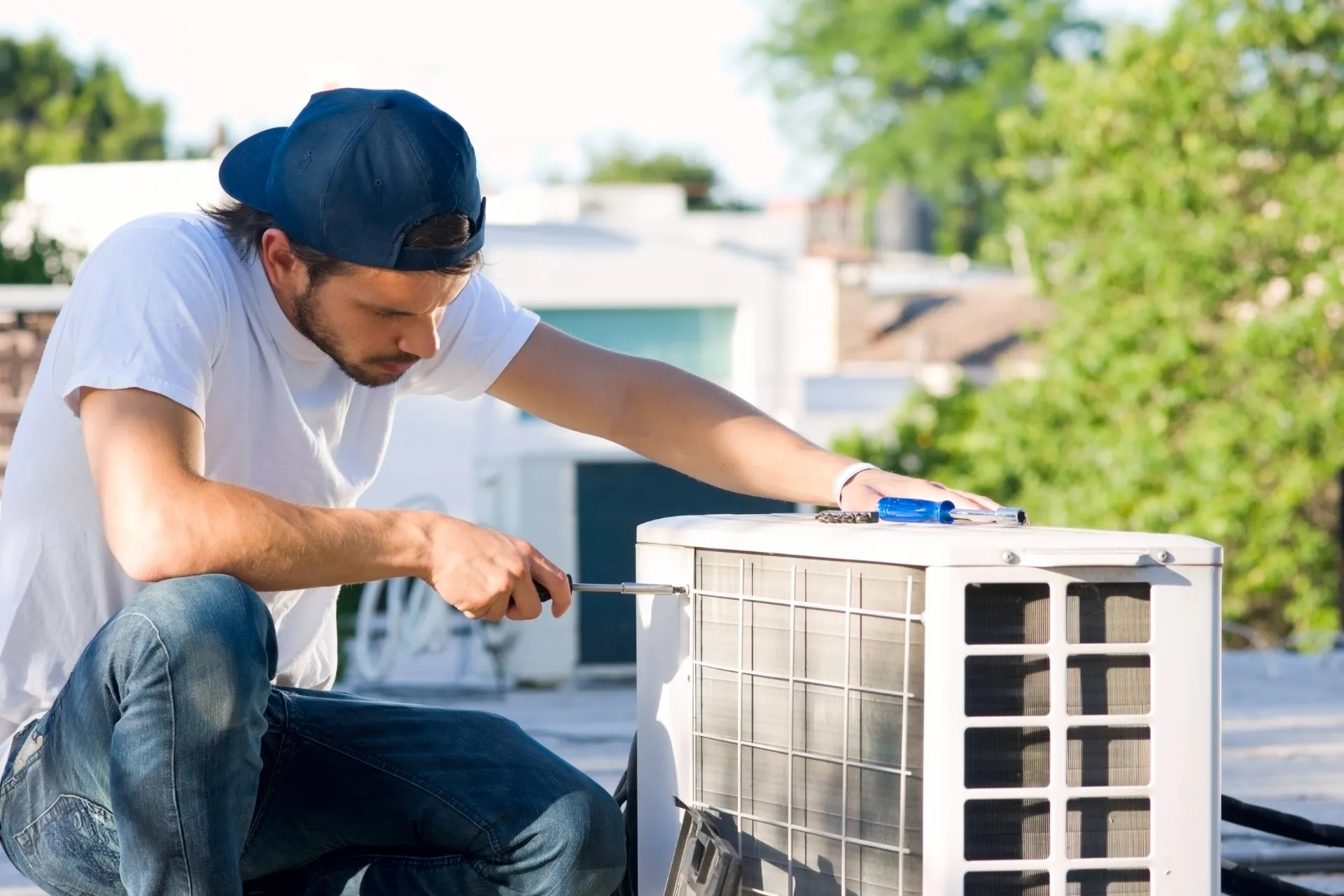 Effizientes Heizen: Wärmepumpe mit Solarthermie optimal kombinieren